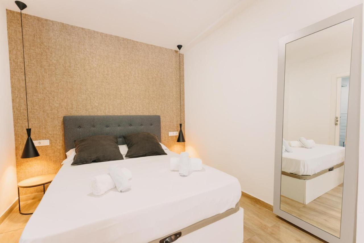 Coverlin Apartamentos San Francisco Málaga Chambre photo